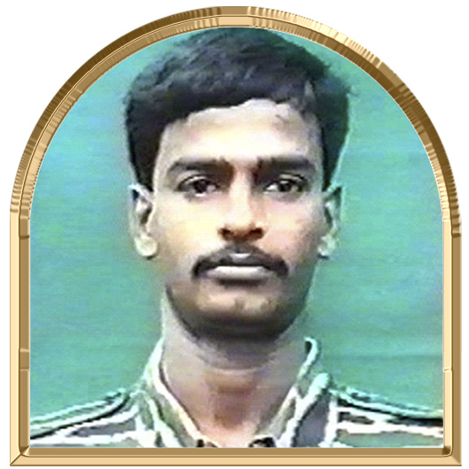 நாவலன்