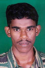அரசகீதன் (தேன்)