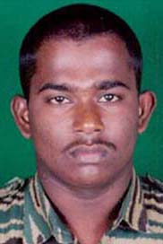 களநெஞ்சன்